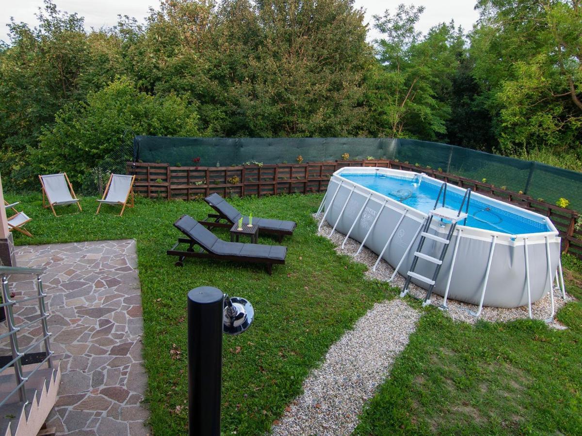 Holiday House Zarja - With Sauna And Hot Tub Bizeljsko エクステリア 写真