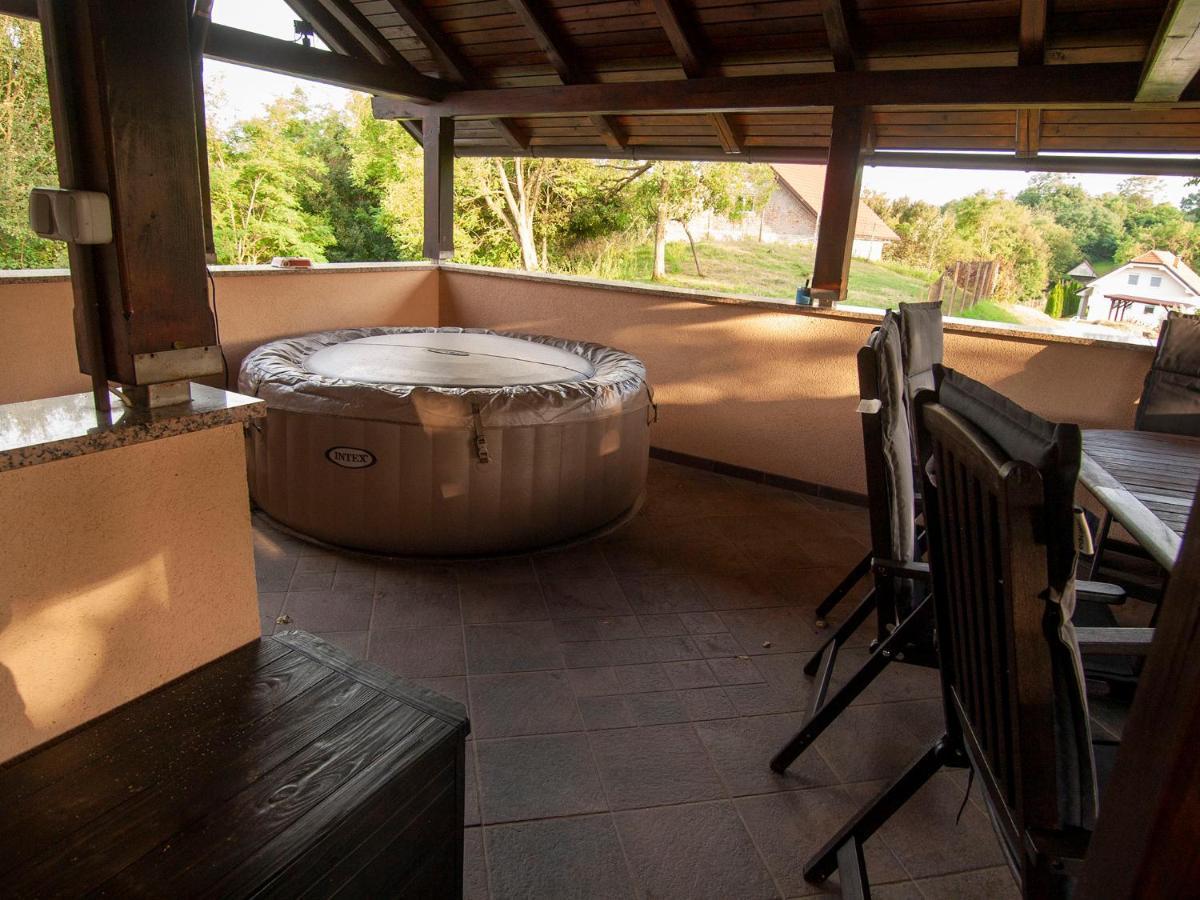 Holiday House Zarja - With Sauna And Hot Tub Bizeljsko エクステリア 写真