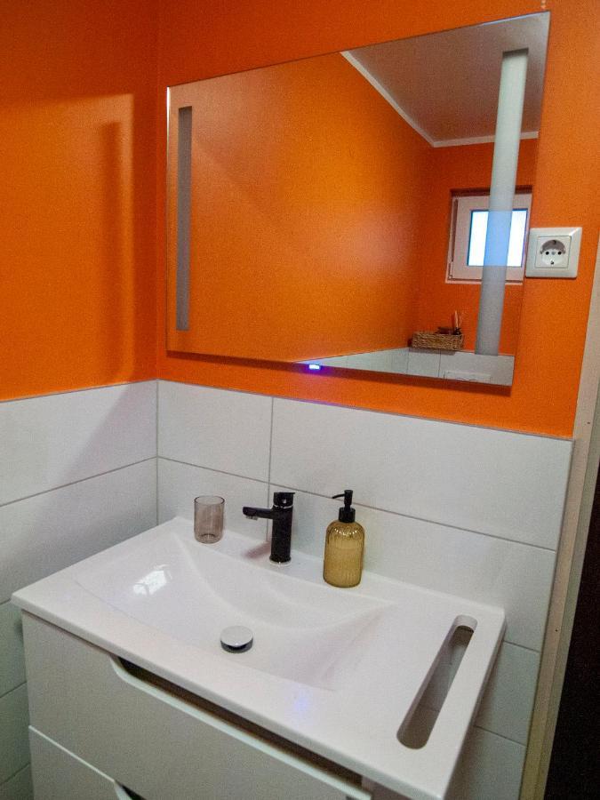 Holiday House Zarja - With Sauna And Hot Tub Bizeljsko エクステリア 写真